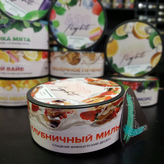 Табак 420 Light Клубничный мильфей (100 г)